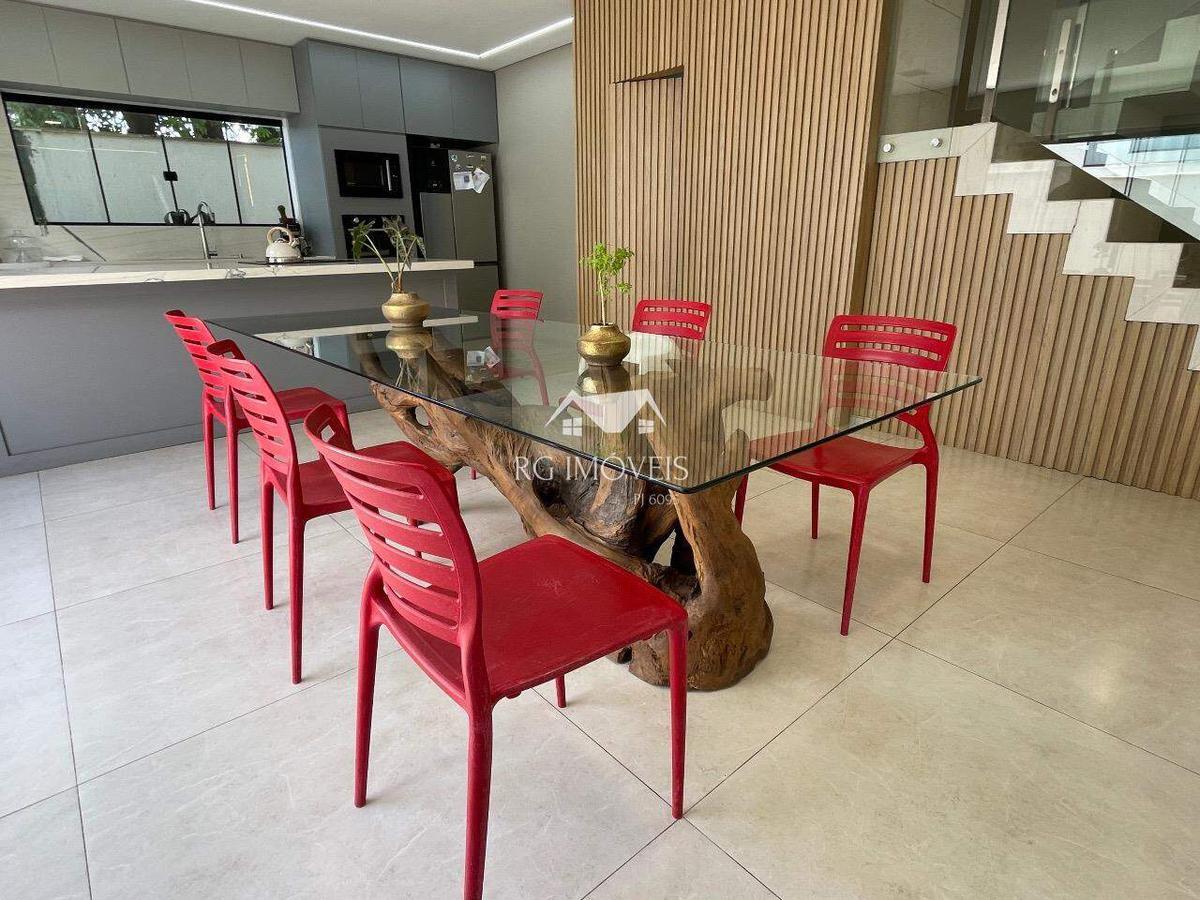 Casa, Santa Helena (barreiro), 3 Quartos, 2 Vagas, 1 Suíte