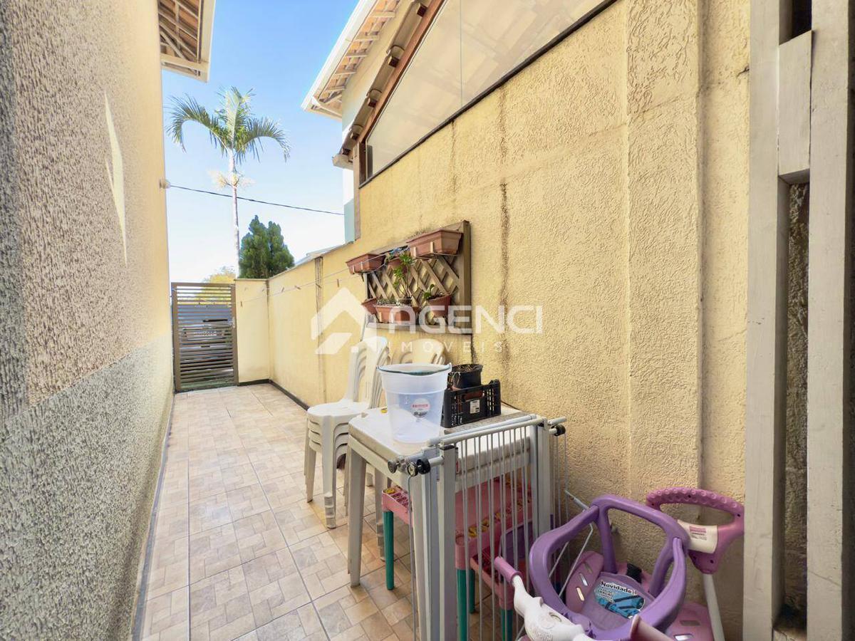 Casa, Cabral, 3 Quartos, 0 Vaga, 1 Suíte