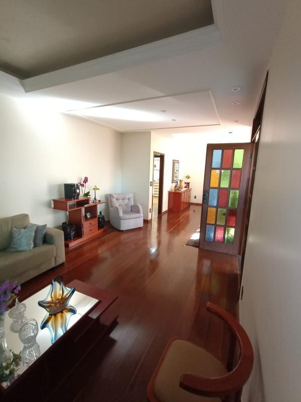 Casa, Luxemburgo, 4 Quartos, 4 Vagas, 1 Suíte
