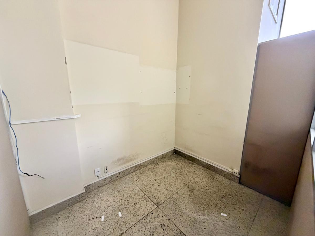 Sala, São José, 0 Quarto, 3 Vagas