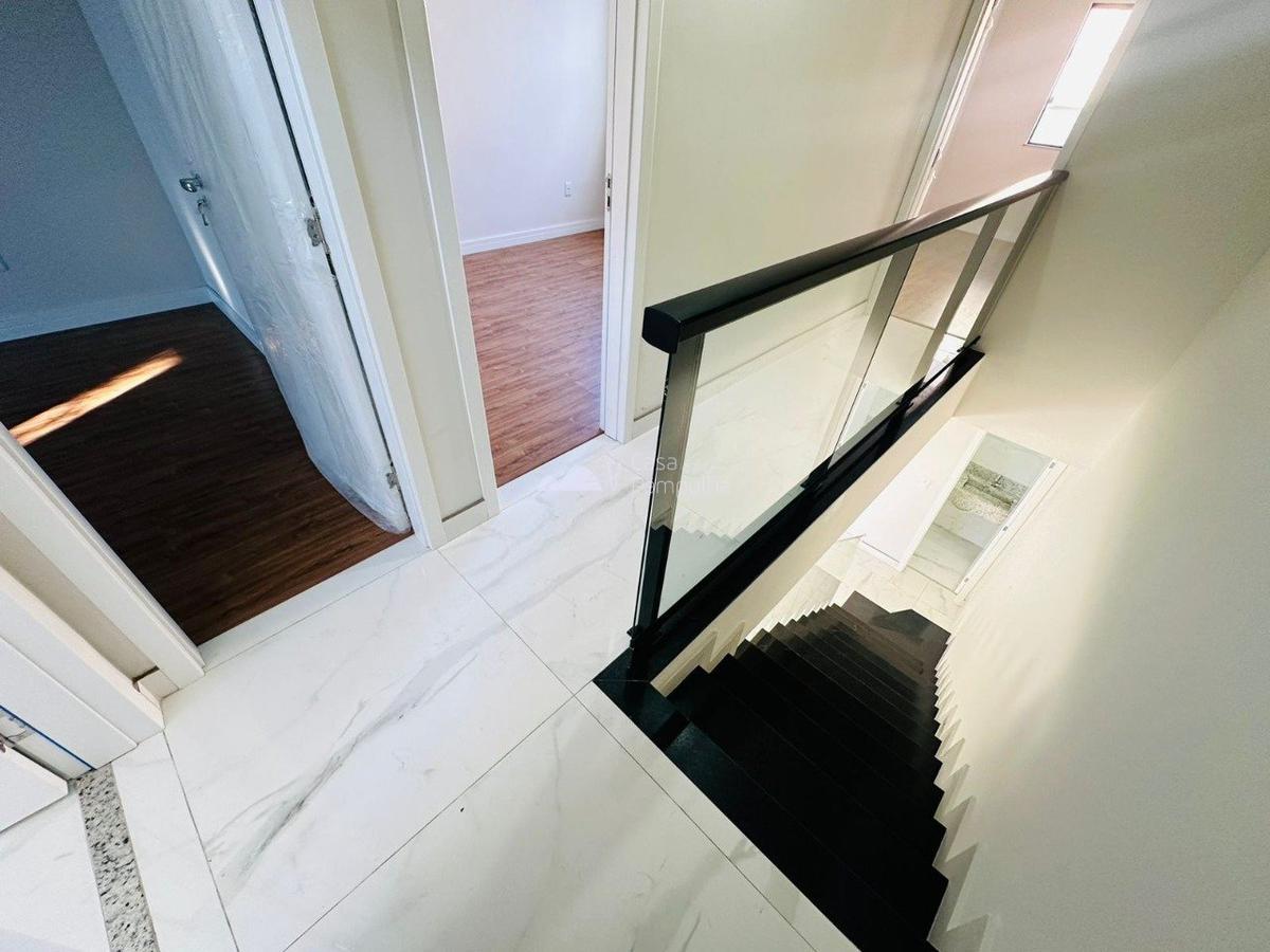 Casa, Floramar, 3 Quartos, 2 Vagas, 1 Suíte