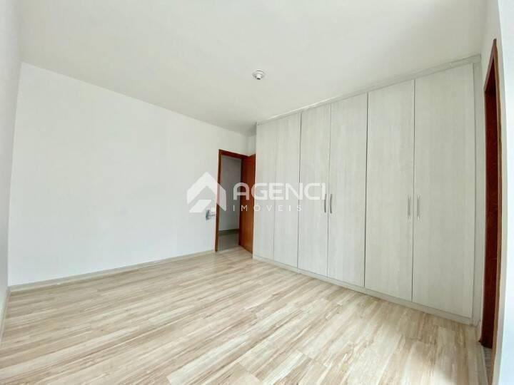 Casa, Cabral, 3 Quartos, 0 Vaga, 1 Suíte