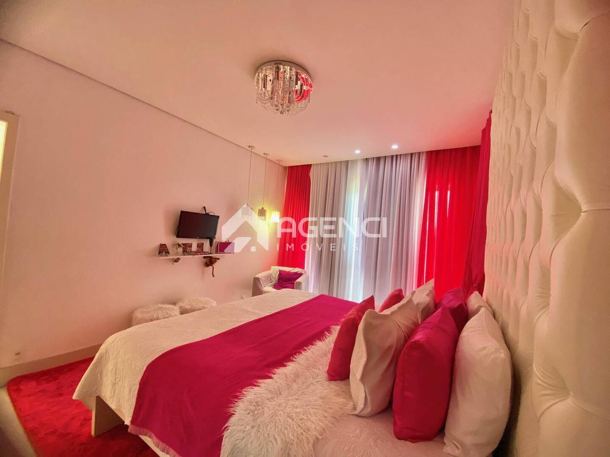 Casa, Santa Maria, 3 Quartos, 0 Vaga, 2 Suítes