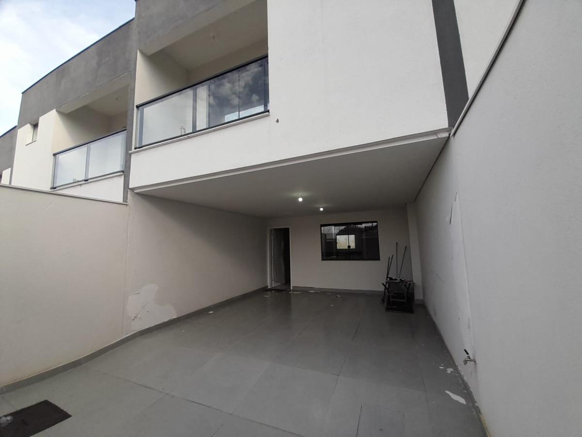 Casa, Floramar, 3 Quartos, 2 Vagas, 1 Suíte