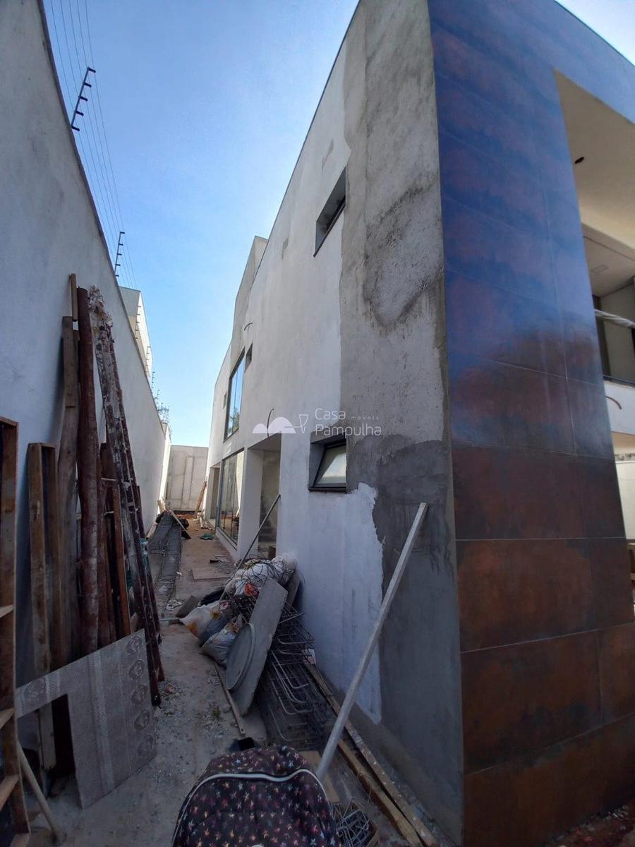 Casa, Trevo, 4 Quartos, 3 Vagas, 3 Suítes