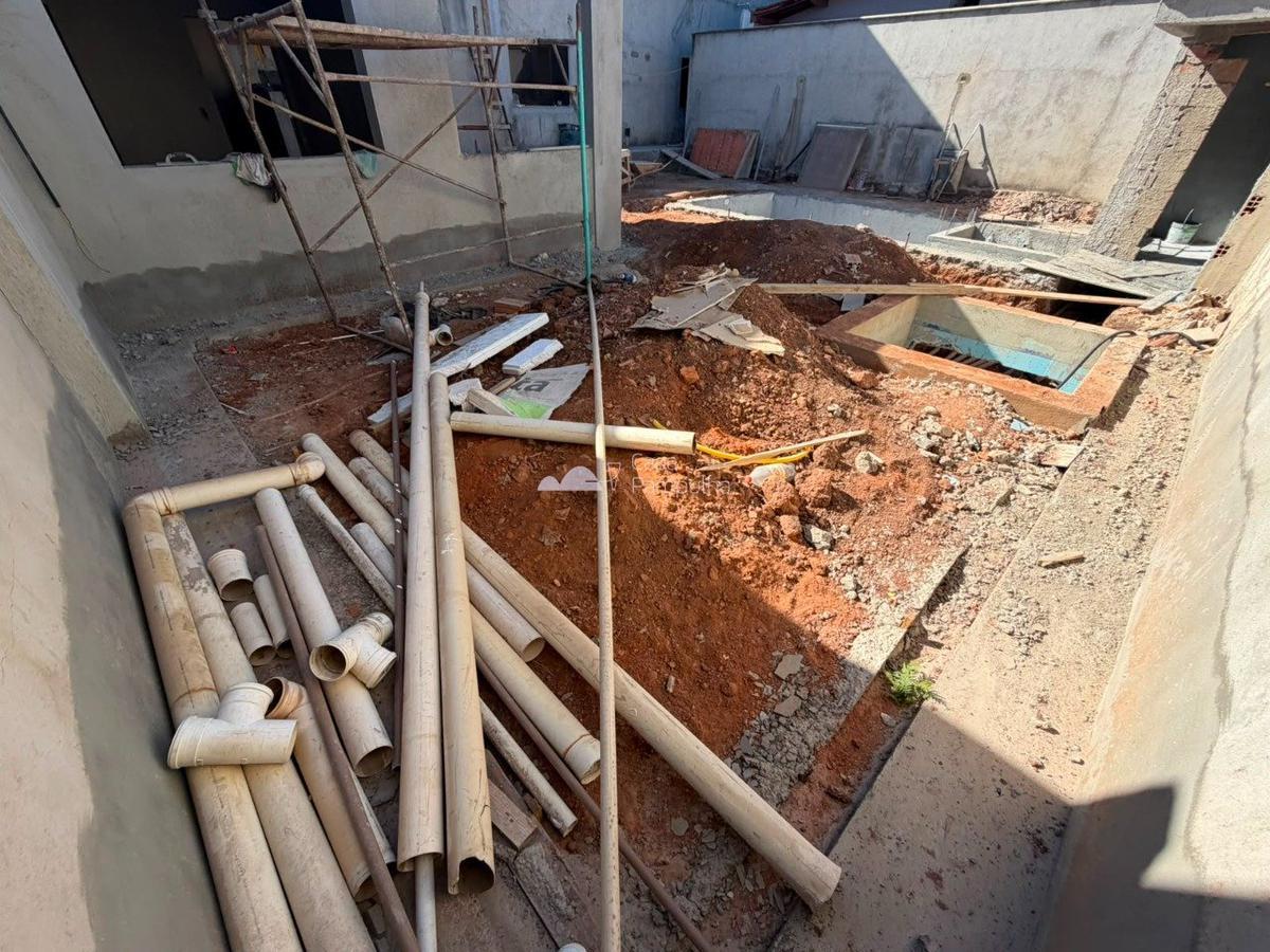 Casa, Planalto, 4 Quartos, 3 Vagas, 4 Suítes