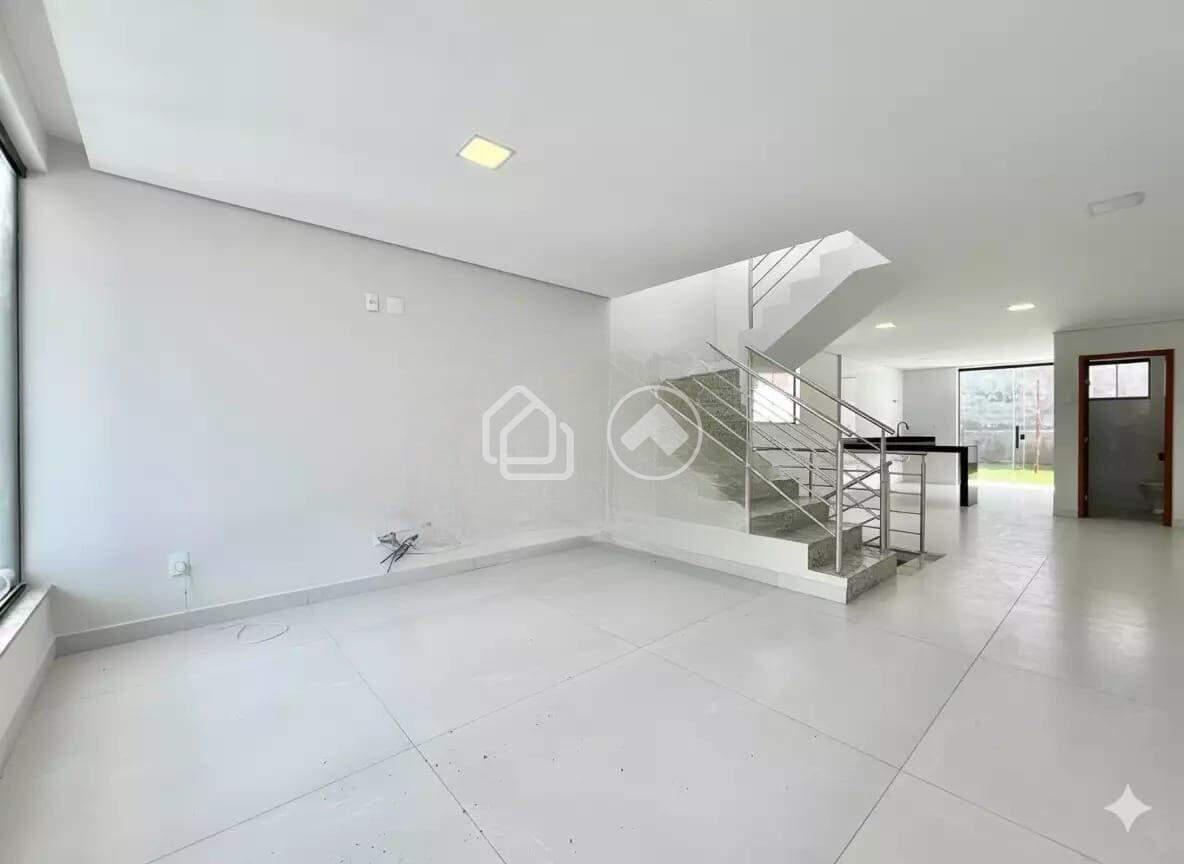 Casa, Planalto, 3 Quartos, 4 Vagas, 1 Suíte