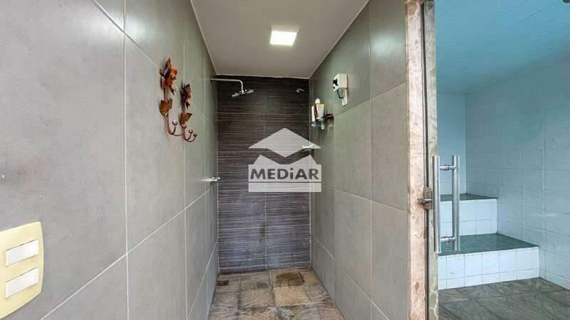 Casa, Castelo, 5 Quartos, 3 Vagas, 1 Suíte