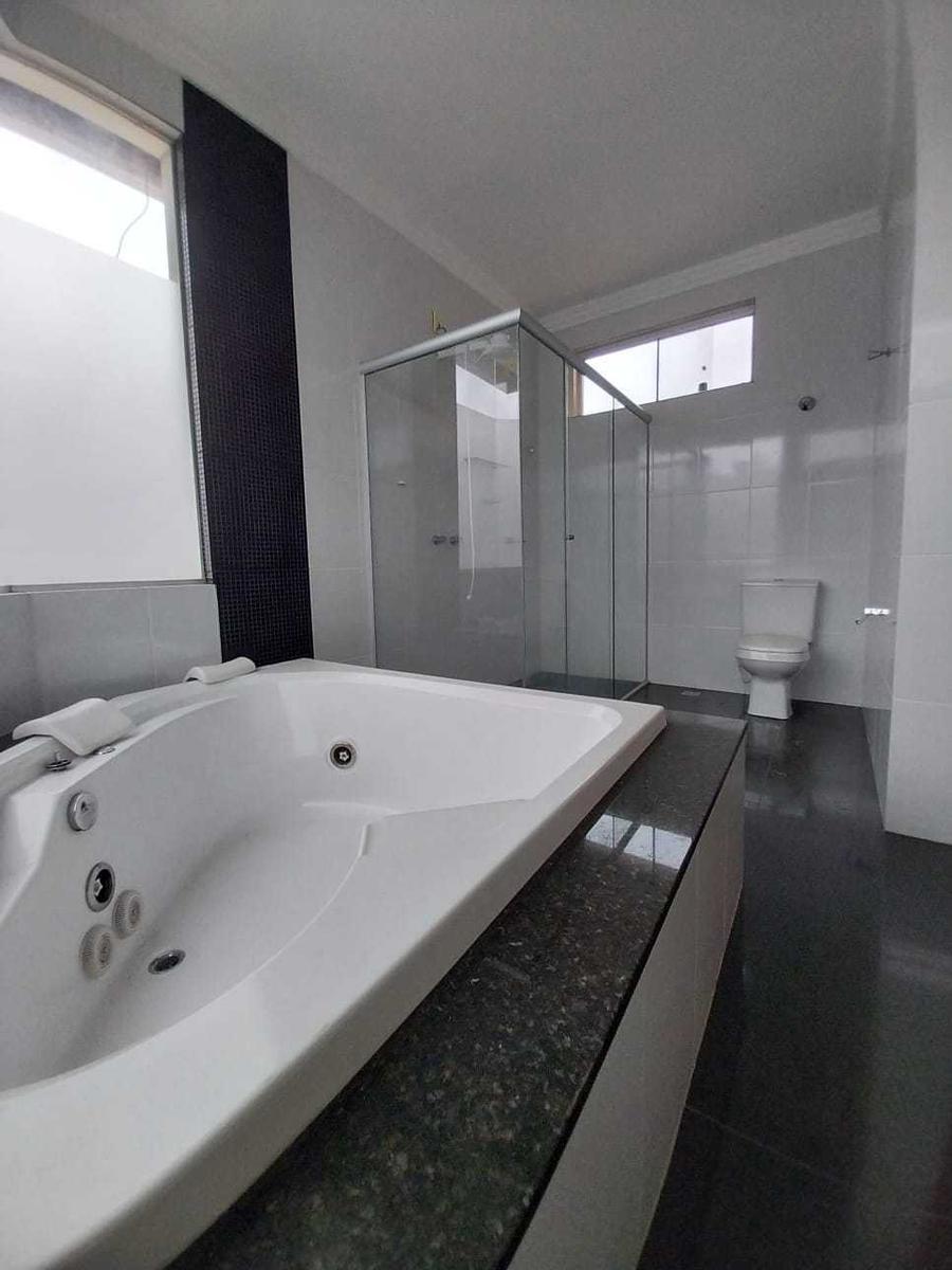 Casa, Trevo, 4 Quartos, 4 Vagas, 3 Suítes