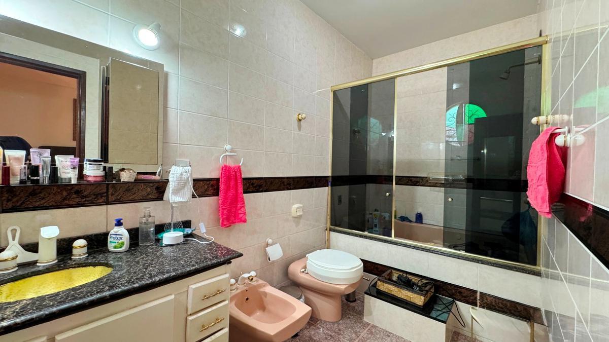 Casa, Planalto, 4 Quartos, 3 Vagas, 2 Suítes