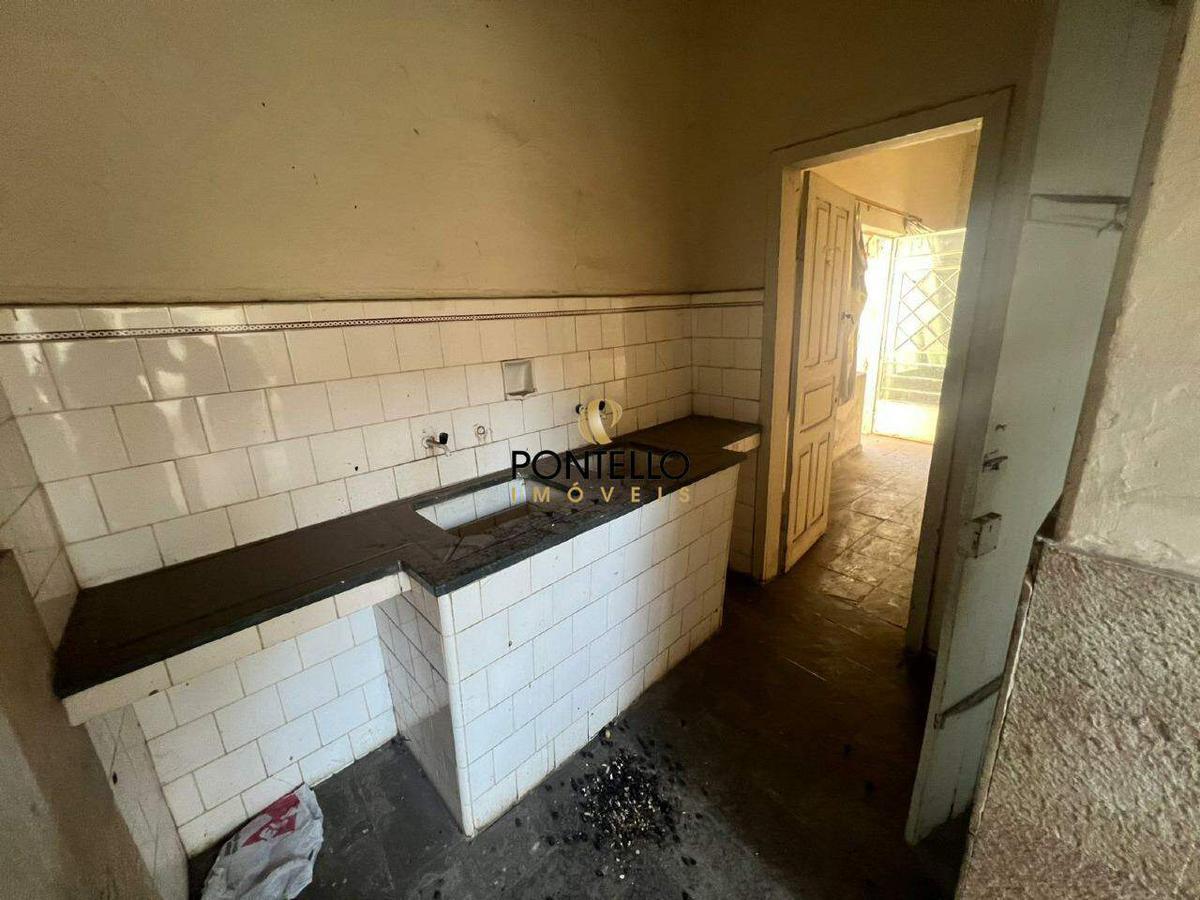 Casa, Centro, 4 Quartos, 2 Vagas, 1 Suíte