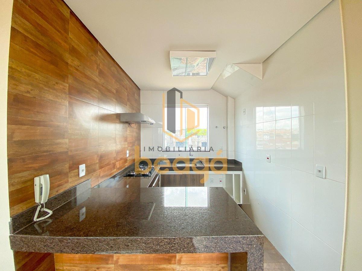 Cobertura, Arvoredo, 3 Quartos, 2 Vagas, 1 Suíte