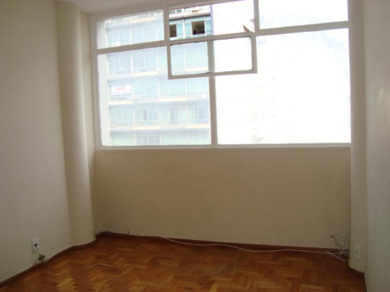 Sala, Centro, 1 Quarto, 0 Vaga