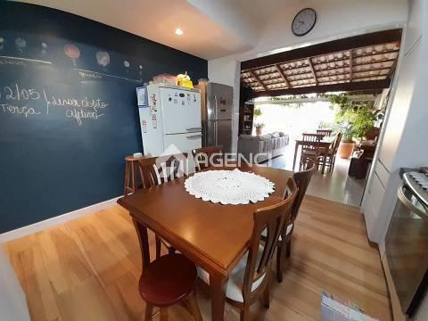 Casa, Cabral, 3 Quartos, 0 Vaga, 1 Suíte