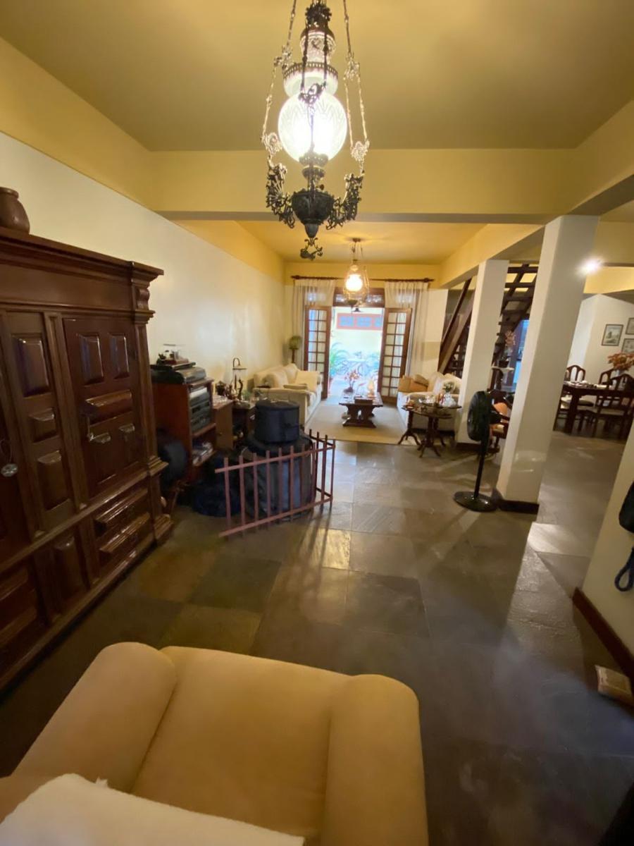 Casa, Barro Preto, 4 Quartos, 2 Vagas, 1 Suíte