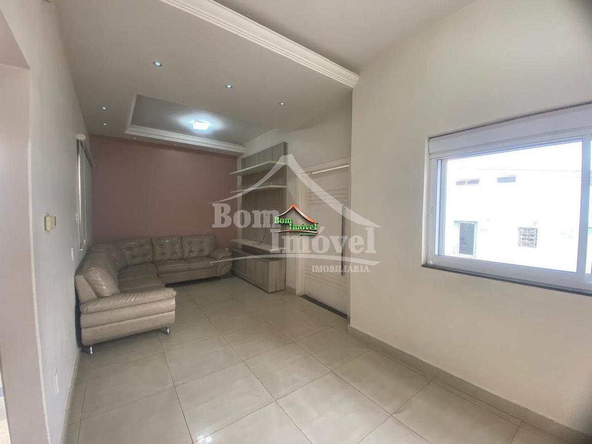 Casa, Centro, 2 Quartos, 6 Vagas, 1 Suíte