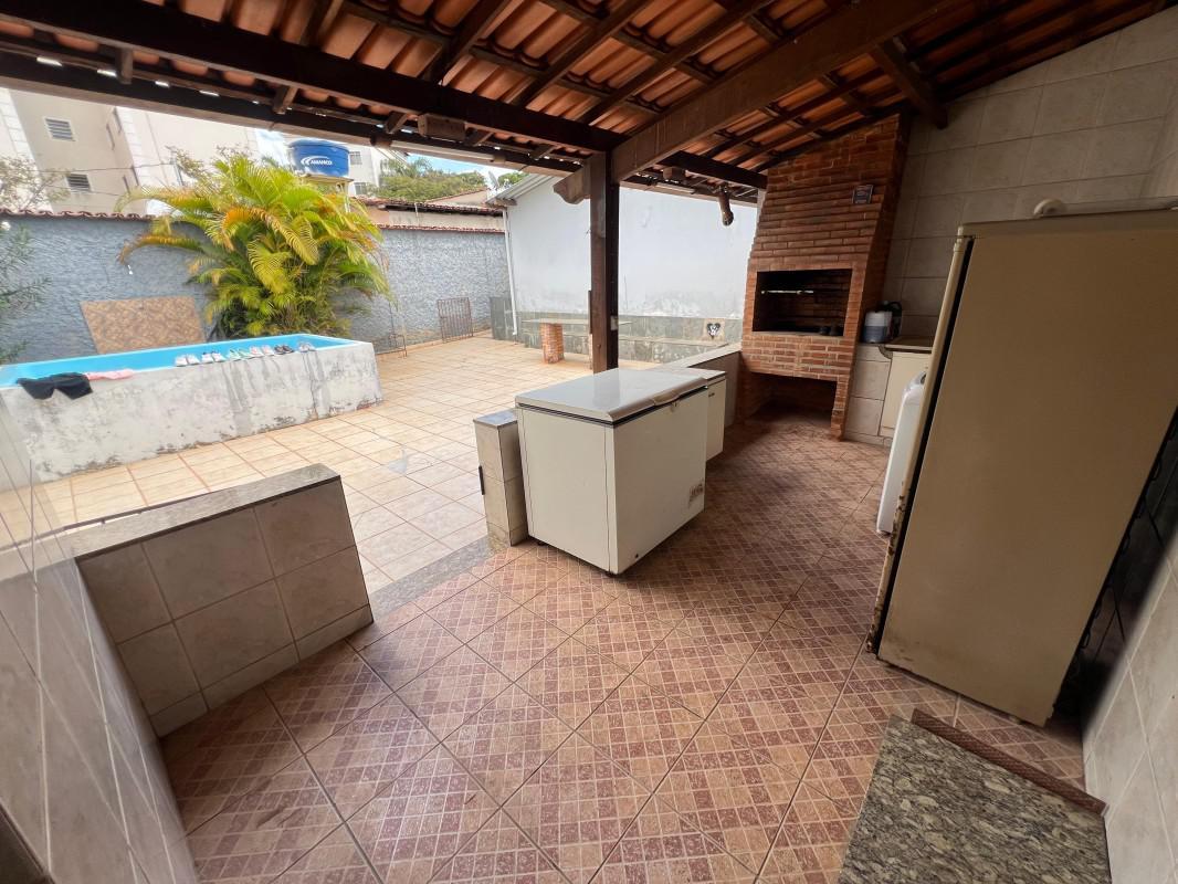 Casa, Conjunto Celso Machado, 3 Quartos, 4 Vagas, 1 Suíte