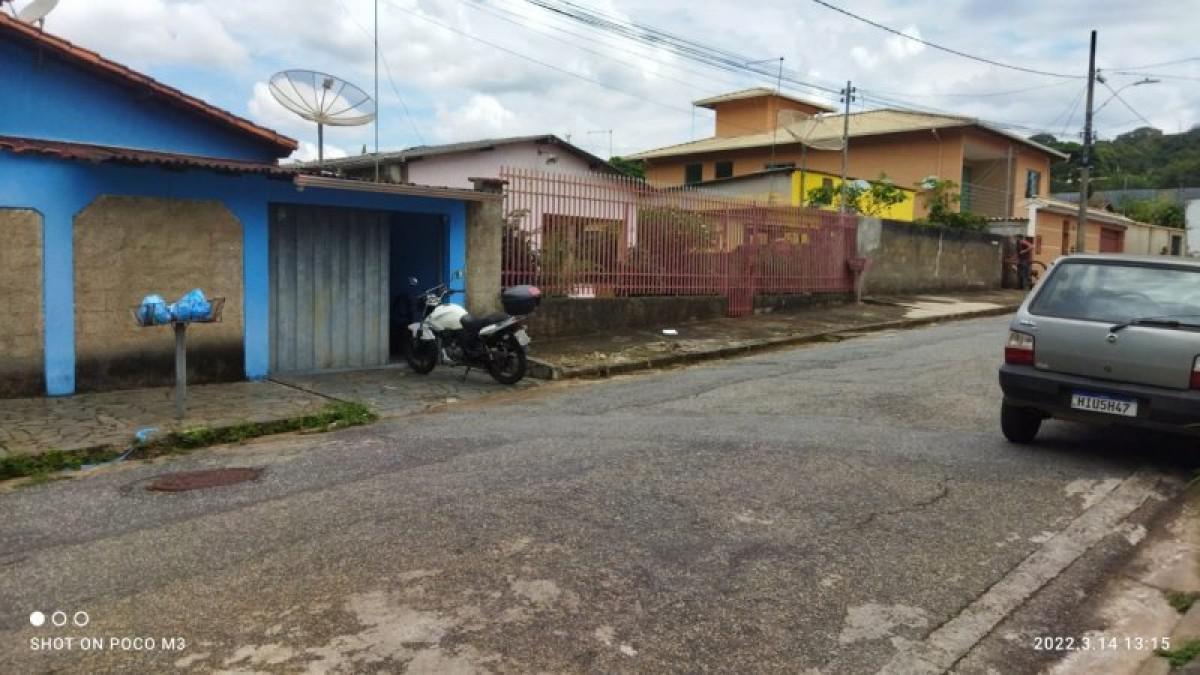 Casa, Centro, 3 Quartos, 0 Vaga