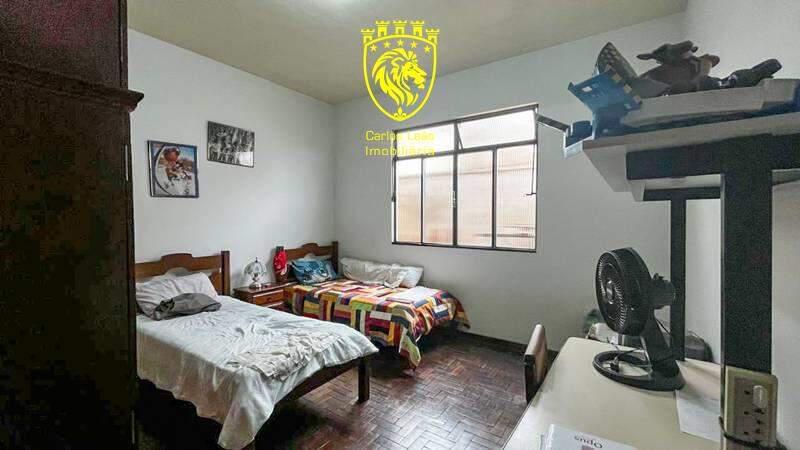 Casa, Santa Terezinha, 4 Quartos, 5 Vagas, 1 Suíte