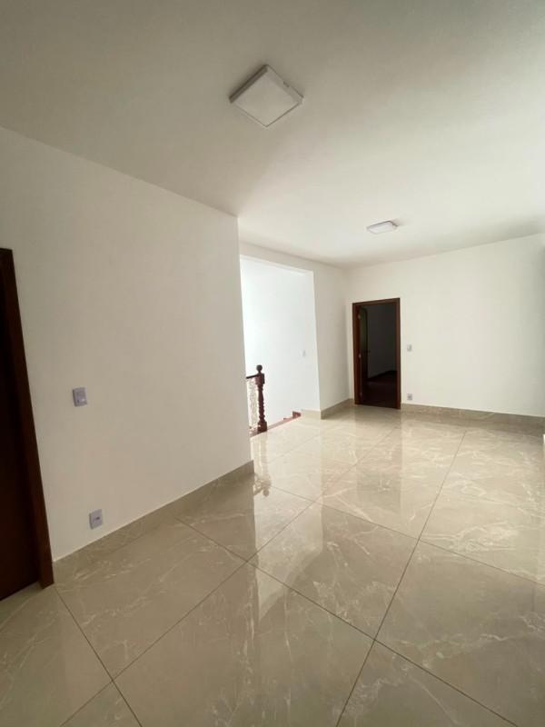 Casa, Castelo, 5 Quartos, 4 Vagas, 2 Suítes