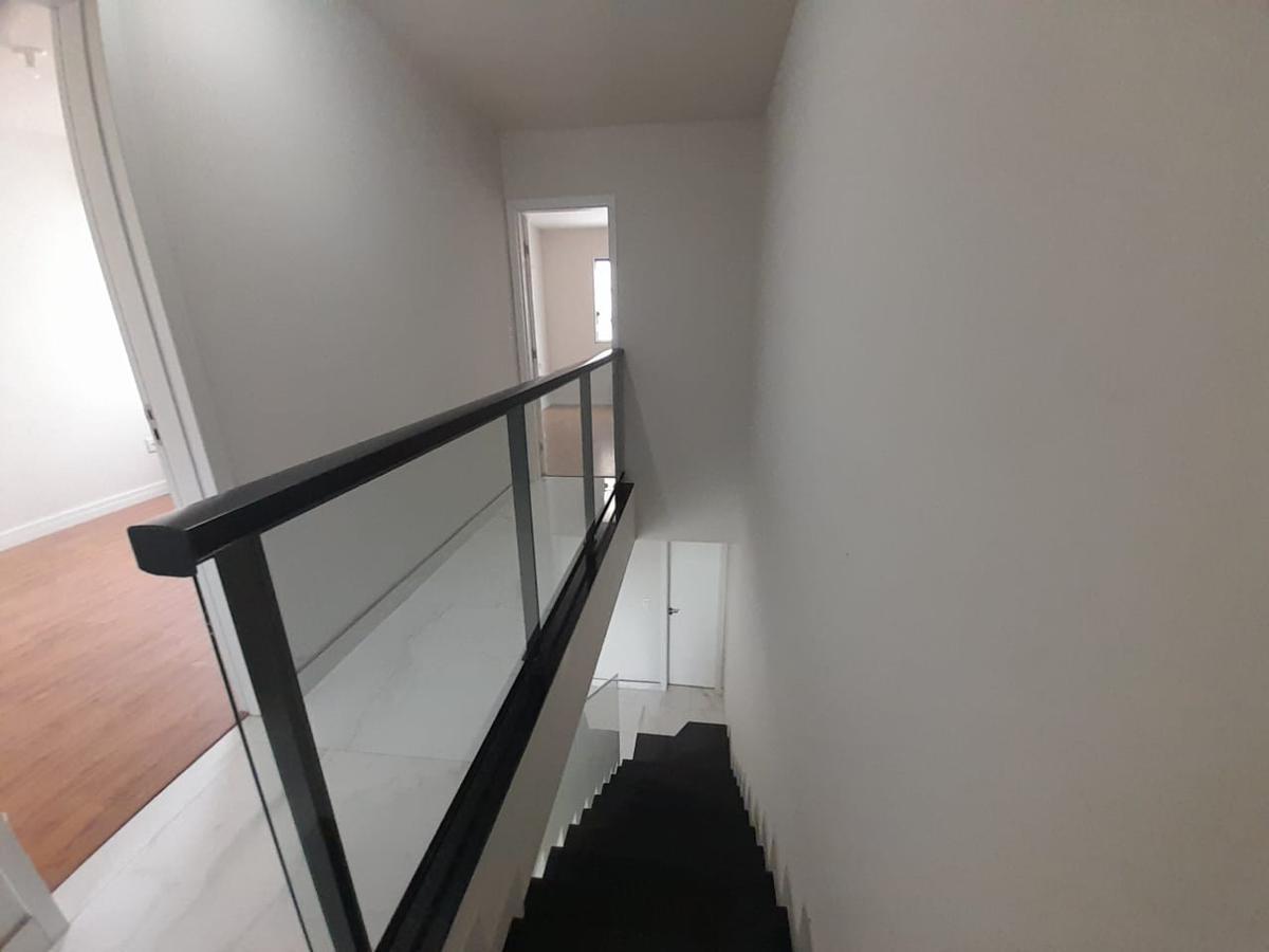 Casa, Floramar, 3 Quartos, 2 Vagas, 1 Suíte