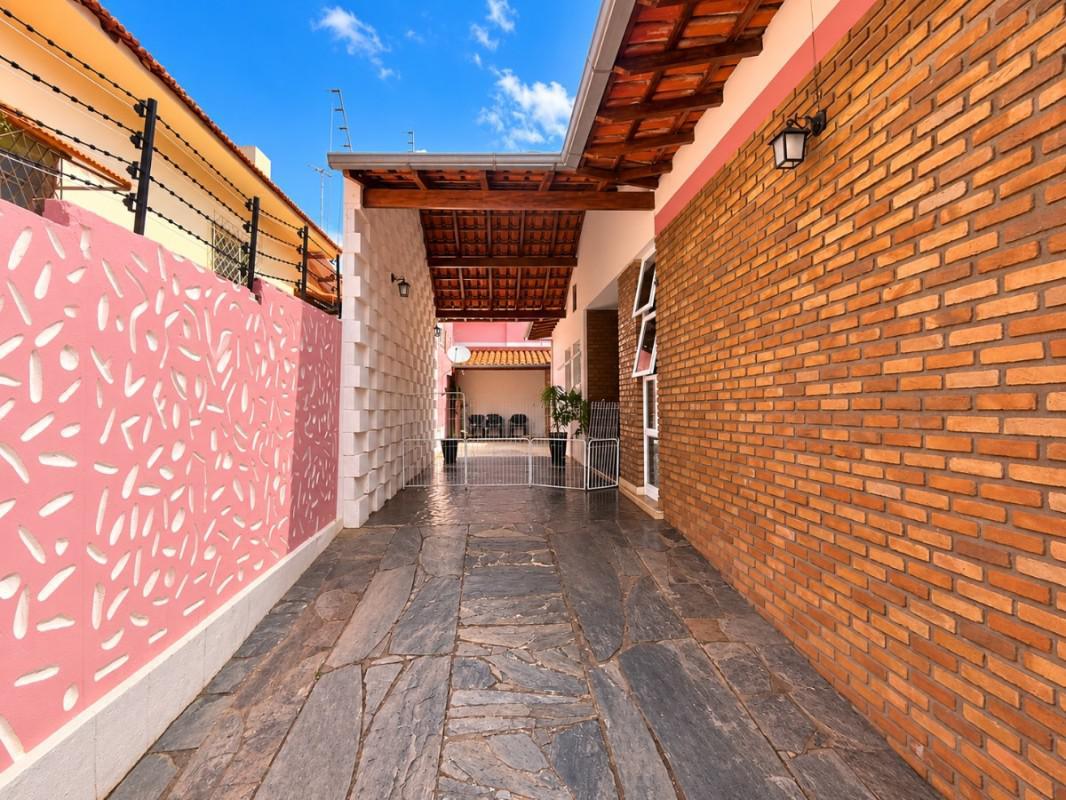 Casa, Jaraguá, 5 Quartos, 4 Vagas, 1 Suíte