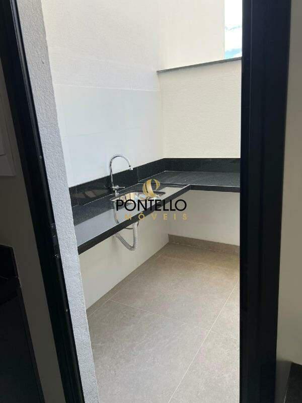 Casa, Buritis, 2 Quartos, 2 Vagas, 2 Suítes