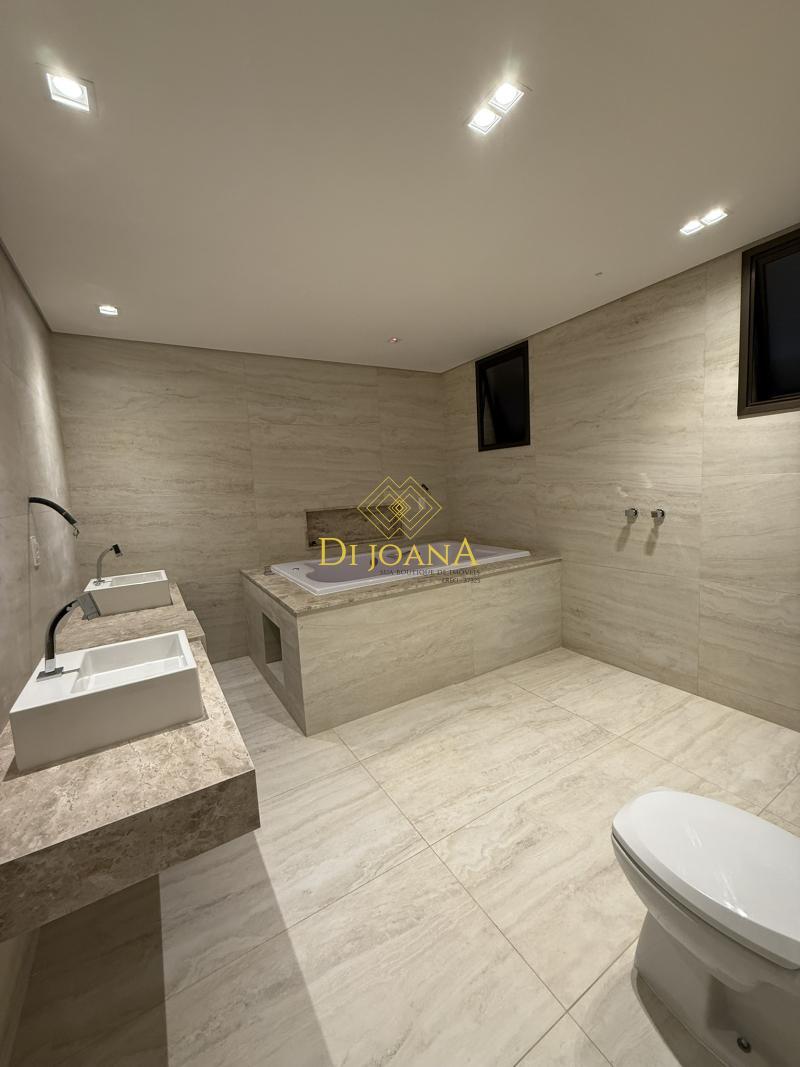 Apartamento, Centro, 4 Quartos, 3 Vagas, 4 Suítes