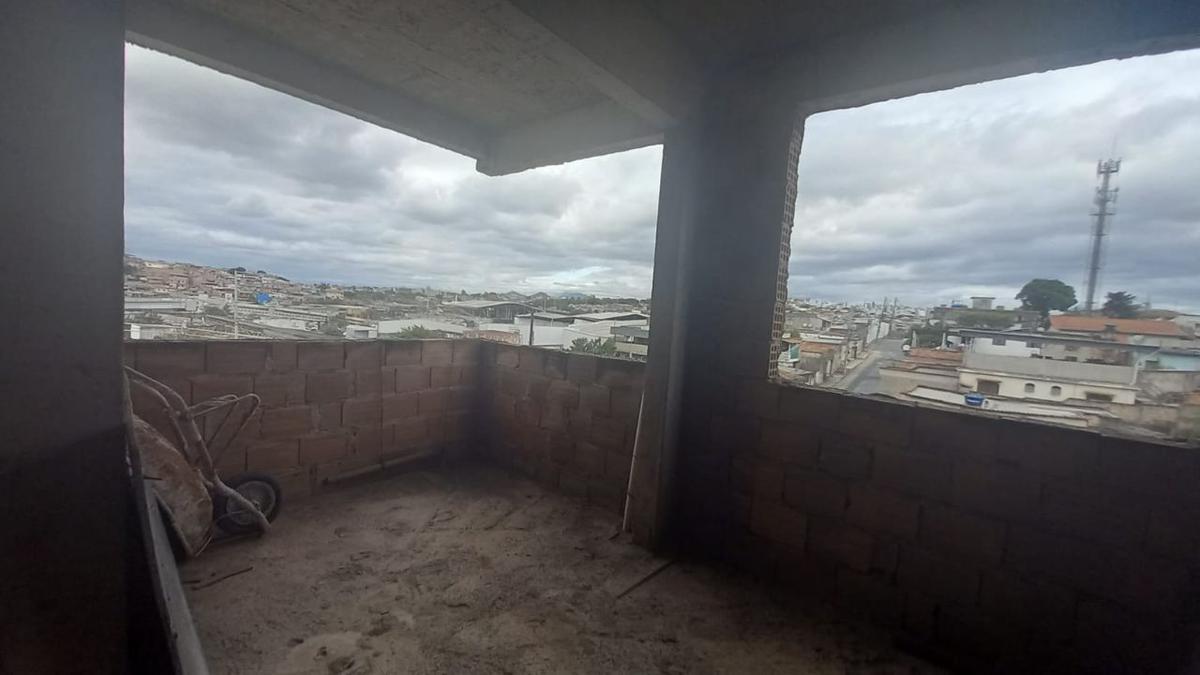 Galpão, Suzana, 3 Quartos, 2 Vagas, 1 Suíte