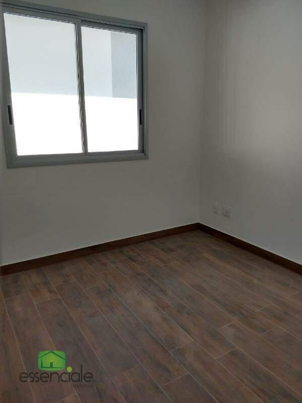 Casa, Centro, 3 Quartos, 2 Vagas, 1 Suíte