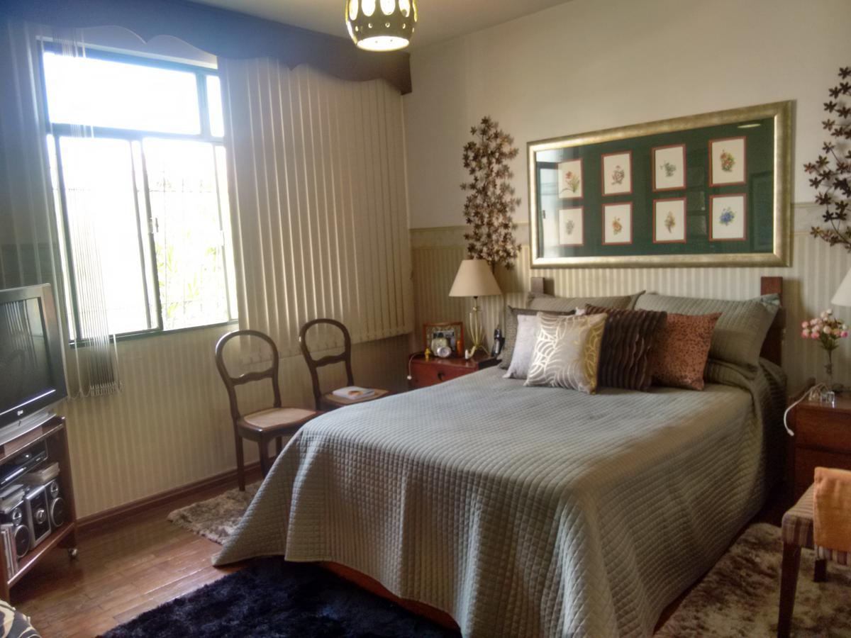 Casa, Planalto, 6 Quartos, 4 Vagas, 2 Suítes