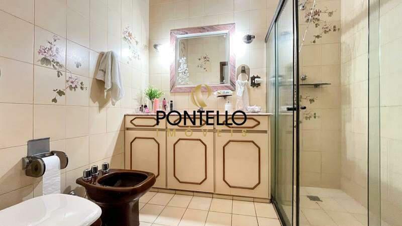 Casa, Luxemburgo, 5 Quartos, 4 Vagas, 2 Suítes