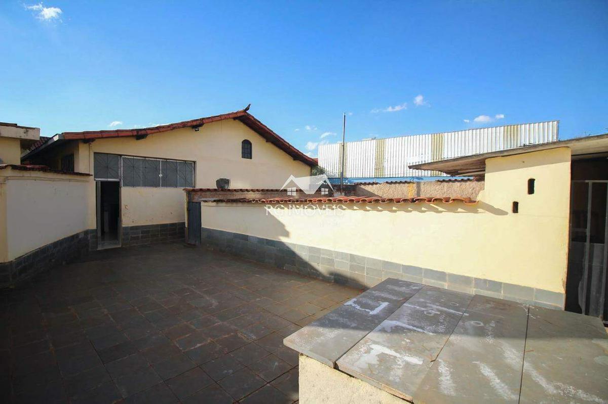Casa, Milionários, 2 Quartos, 1 Vaga, 1 Suíte