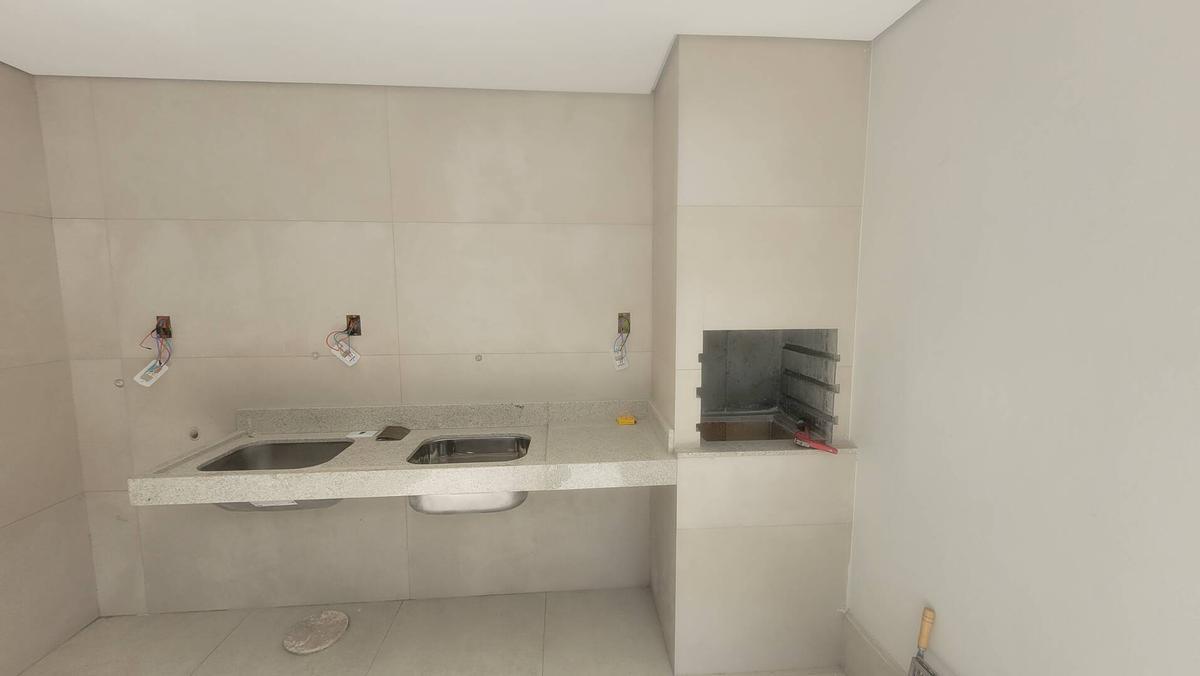Casa, Quitandinha, 3 Quartos, 2 Vagas, 1 Suíte