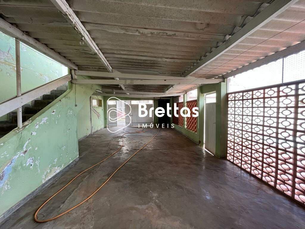 Casa, Centro, 4 Quartos, 3 Vagas, 2 Suítes