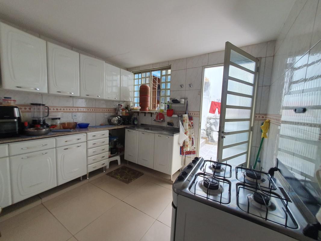 Casa, Nova Suíssa, 4 Quartos, 2 Vagas, 1 Suíte