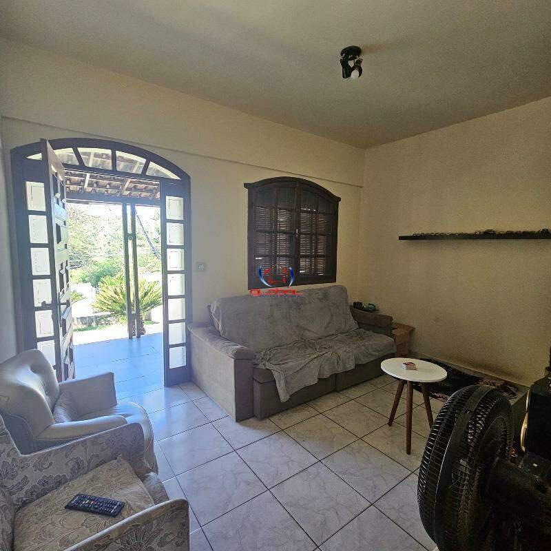 Casa, Braúnas, 4 Quartos, 7 Vagas, 1 Suíte