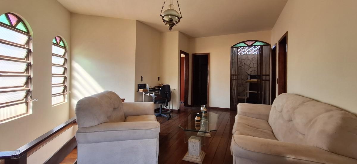 Casa, Floresta, 4 Quartos, 3 Vagas, 1 Suíte