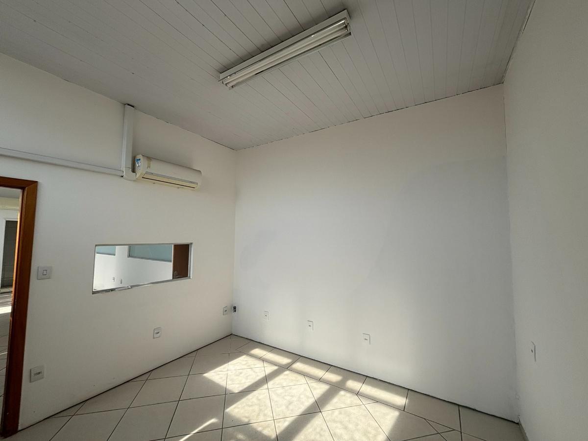 Sala, Venda Nova, 0 Quarto, 0 Vaga