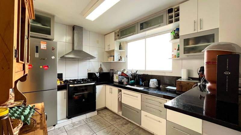 Casa, Buritis, 4 Quartos, 2 Vagas, 1 Suíte