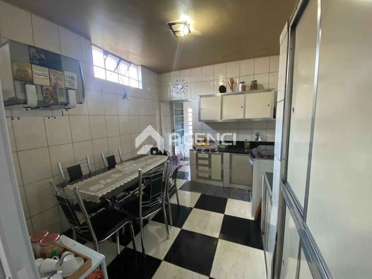 Casa, Santa Maria, 3 Quartos, 0 Vaga, 1 Suíte