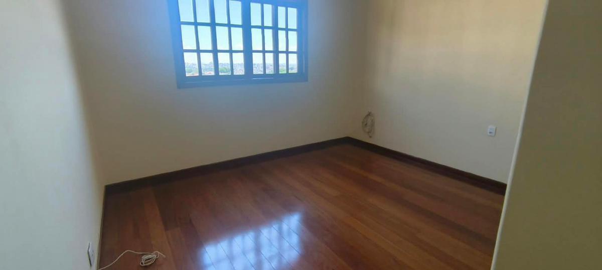 Casa, Pirajá, 3 Quartos, 2 Vagas, 1 Suíte