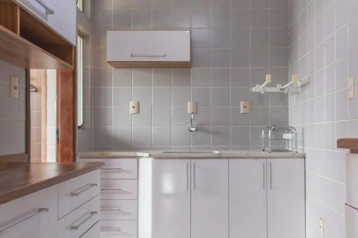 Apartamento, Estoril, 4 Quartos, 2 Vagas, 1 Suíte