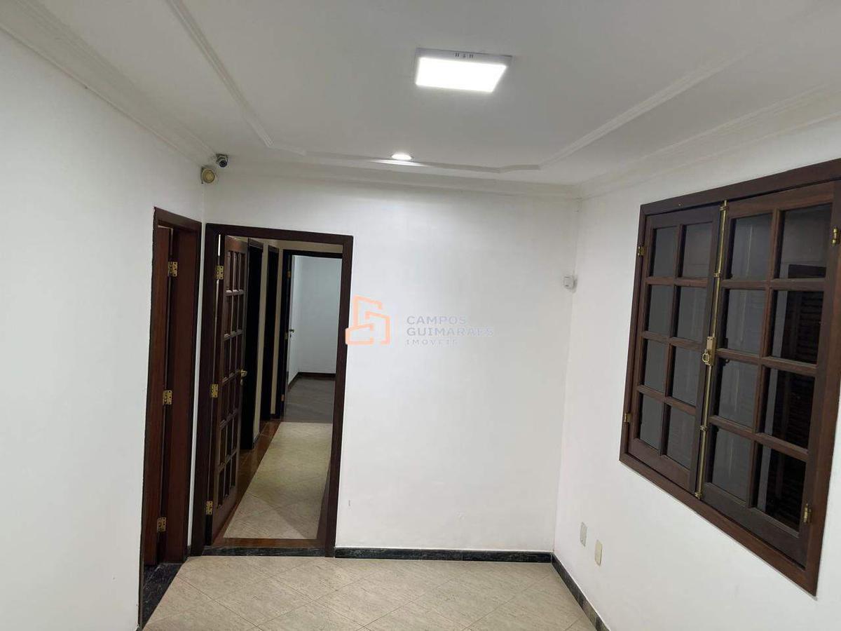Casa Comercial, Barreiro, 4 Quartos, 5 Vagas, 1 Suíte