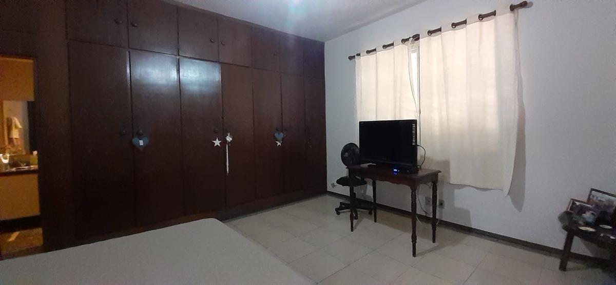 Casa Comercial, Sagrada Família, 3 Quartos, 1 Vaga, 1 Suíte