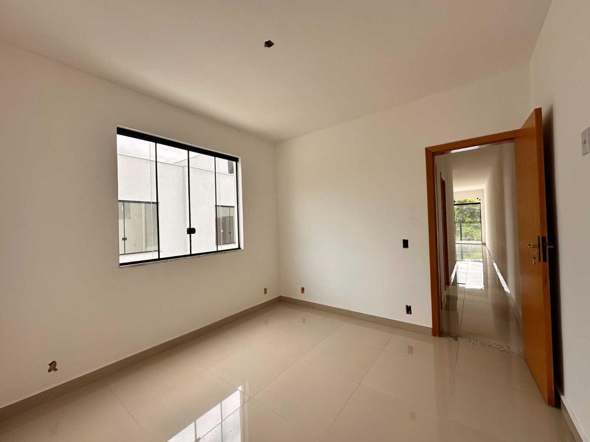 Casa, Vale das Orquídeas, 3 Quartos, 2 Vagas, 1 Suíte