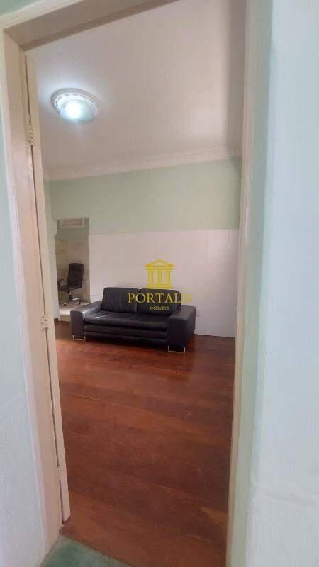 Casa, Floresta, 3 Quartos, 0 Vaga, 2 Suítes