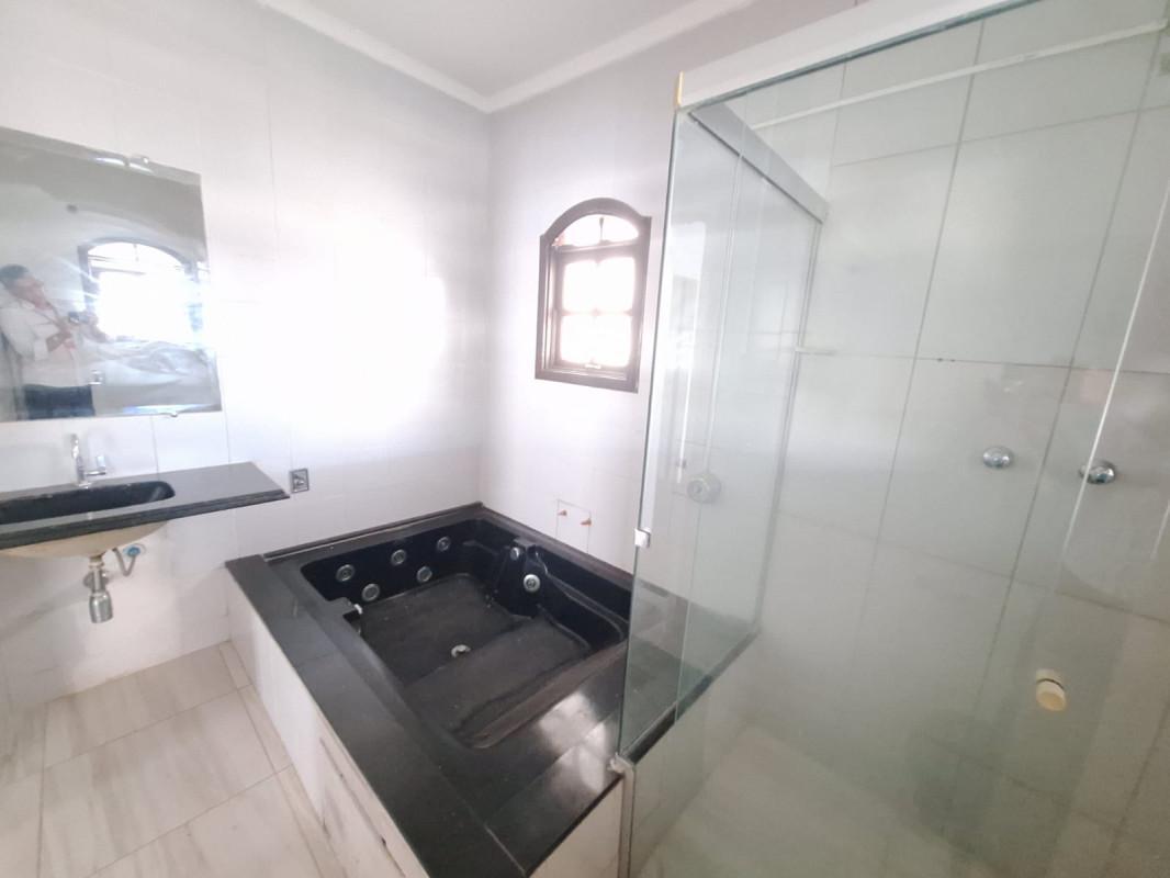 Casa, Santa Cruz, 5 Quartos, 1 Vaga, 1 Suíte