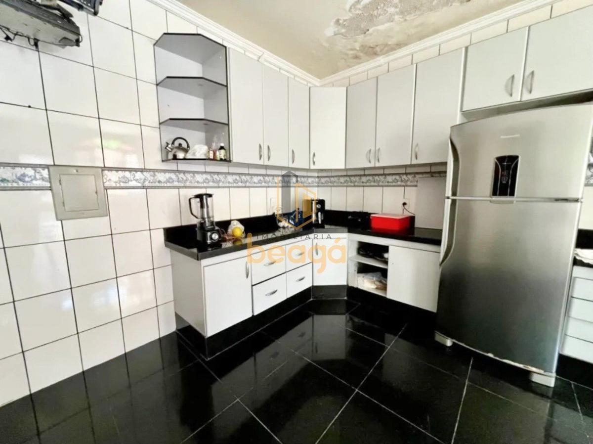 Casa, Santa Terezinha, 3 Quartos, 4 Vagas, 1 Suíte