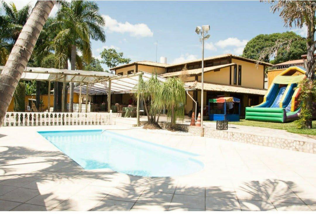 Casa, Trevo, 3 Quartos, 10 Vagas, 1 Suíte